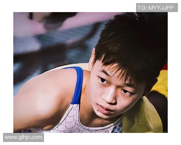 足球跳水球星精彩瞬间视频合集，感受极速飞跃与惊艳技艺的完美融合